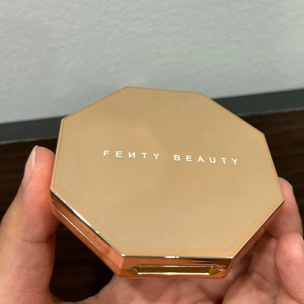 Fenty Beauty by Rihanna Instant Warmth Bronzer.